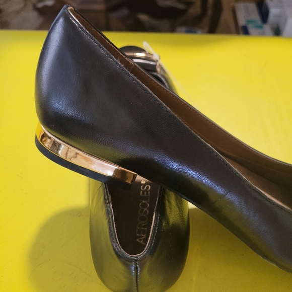 ARESOLES brand new sz 8 leather flat - Picture 3 of 3